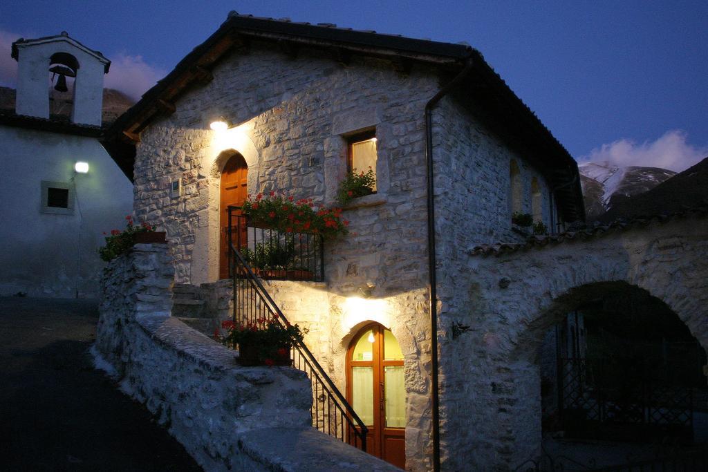 B&B Cascina Dell'Orso Castelsantangelo sul Nera Exterior foto